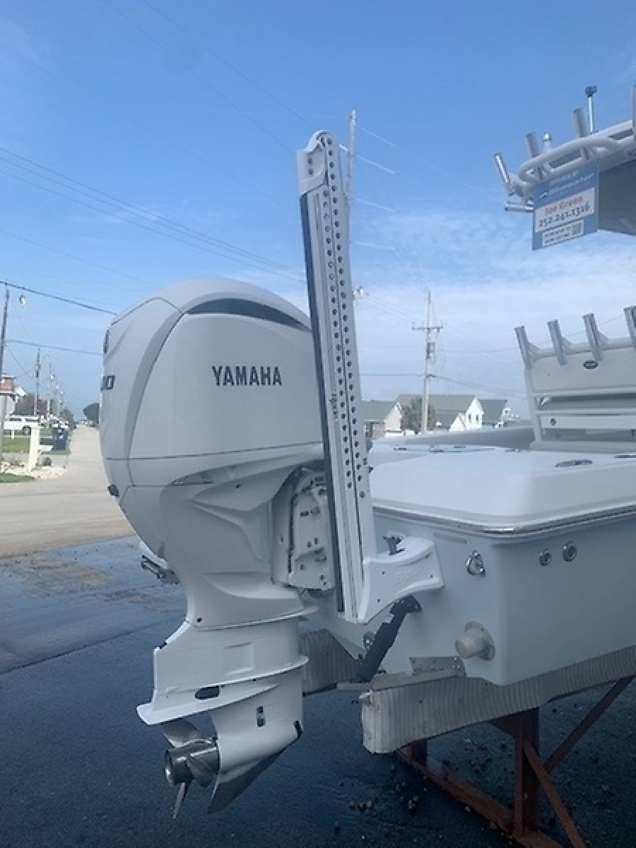 2023 Everglades 243CC — 0005814588