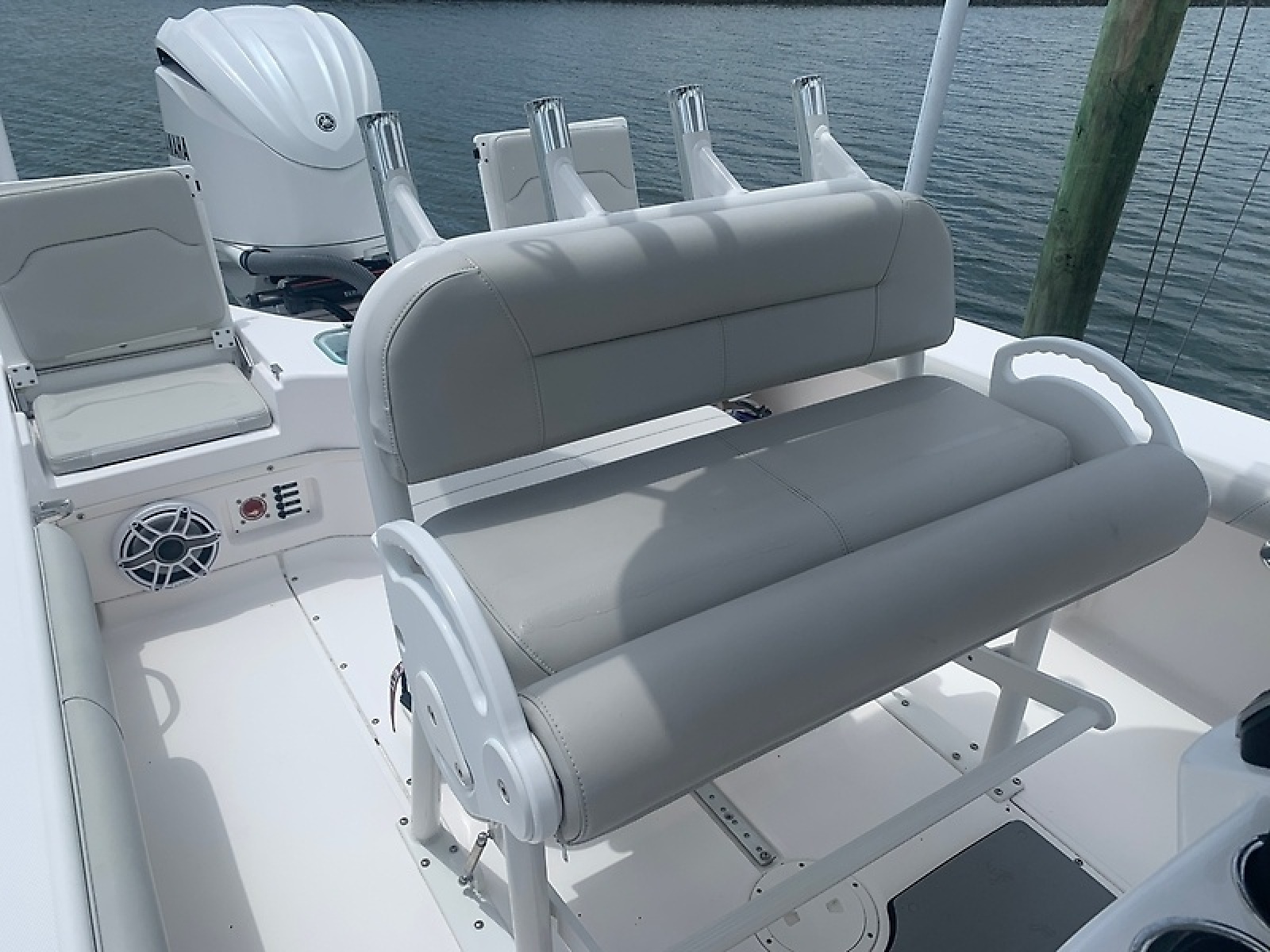 2023 Everglades 243CC — 0005800716