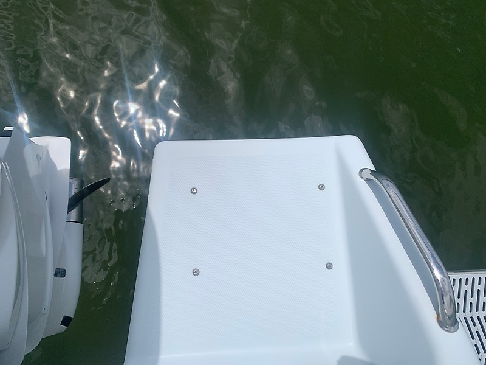 2023 Everglades 243CC — 0005800720