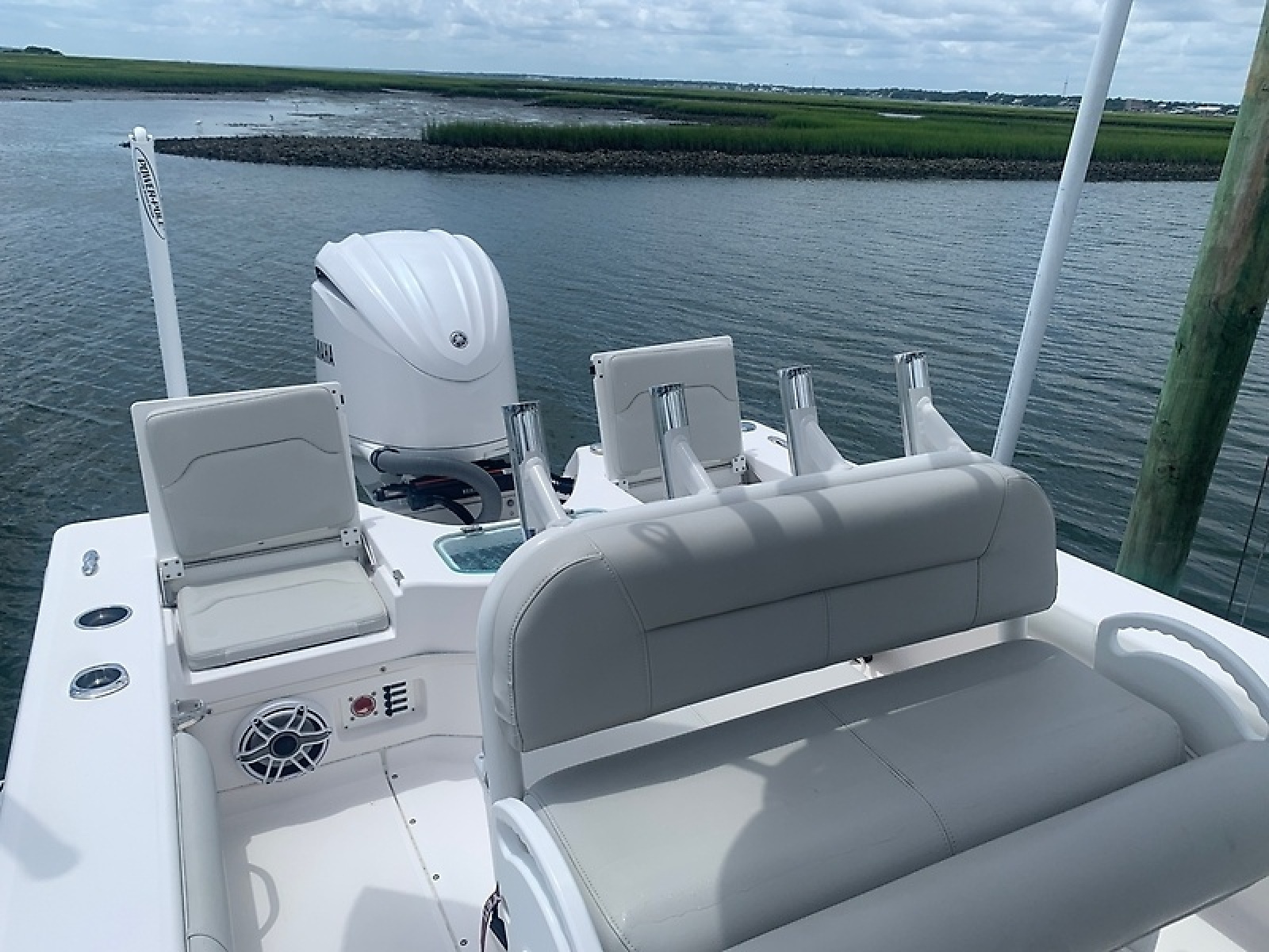 2023 Everglades 243CC — 0005800693