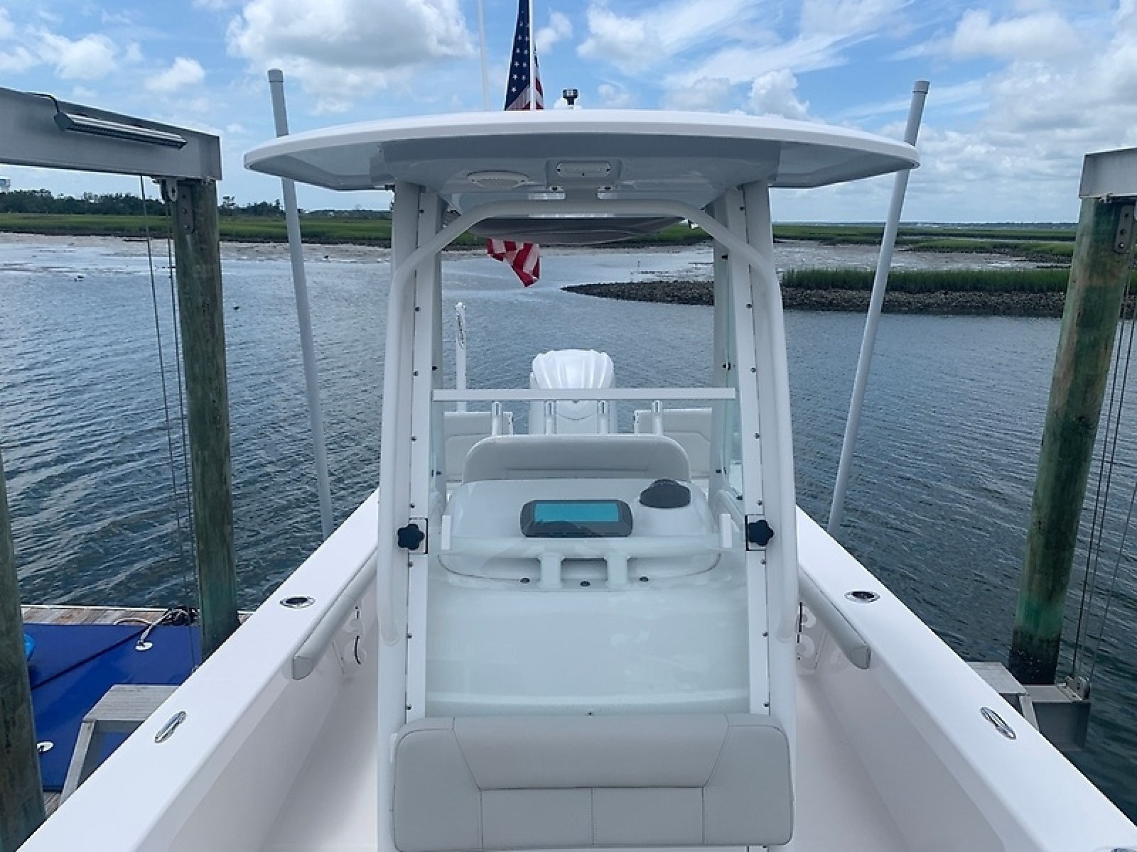 2023 Everglades 243CC — 0005800719