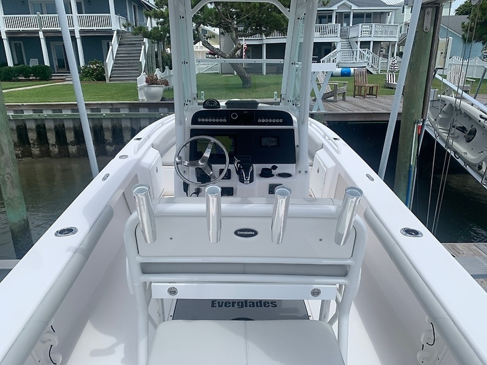 2023 Everglades 243CC — 0005800692
