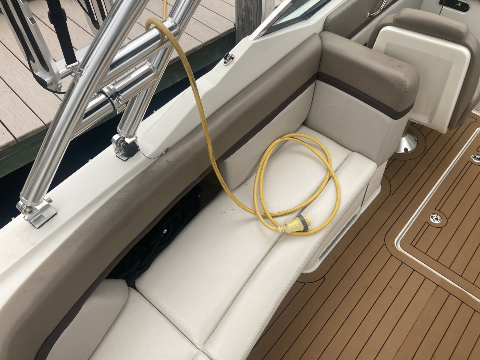 2011 Sea Ray 270 SLX