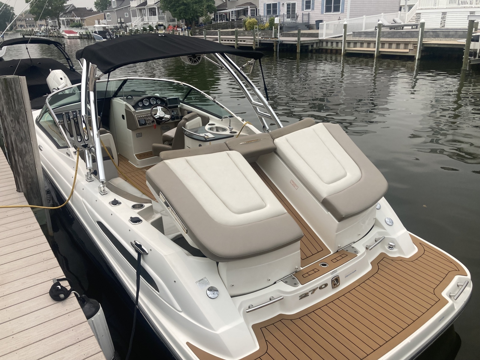 2011 Sea Ray 270 SLX