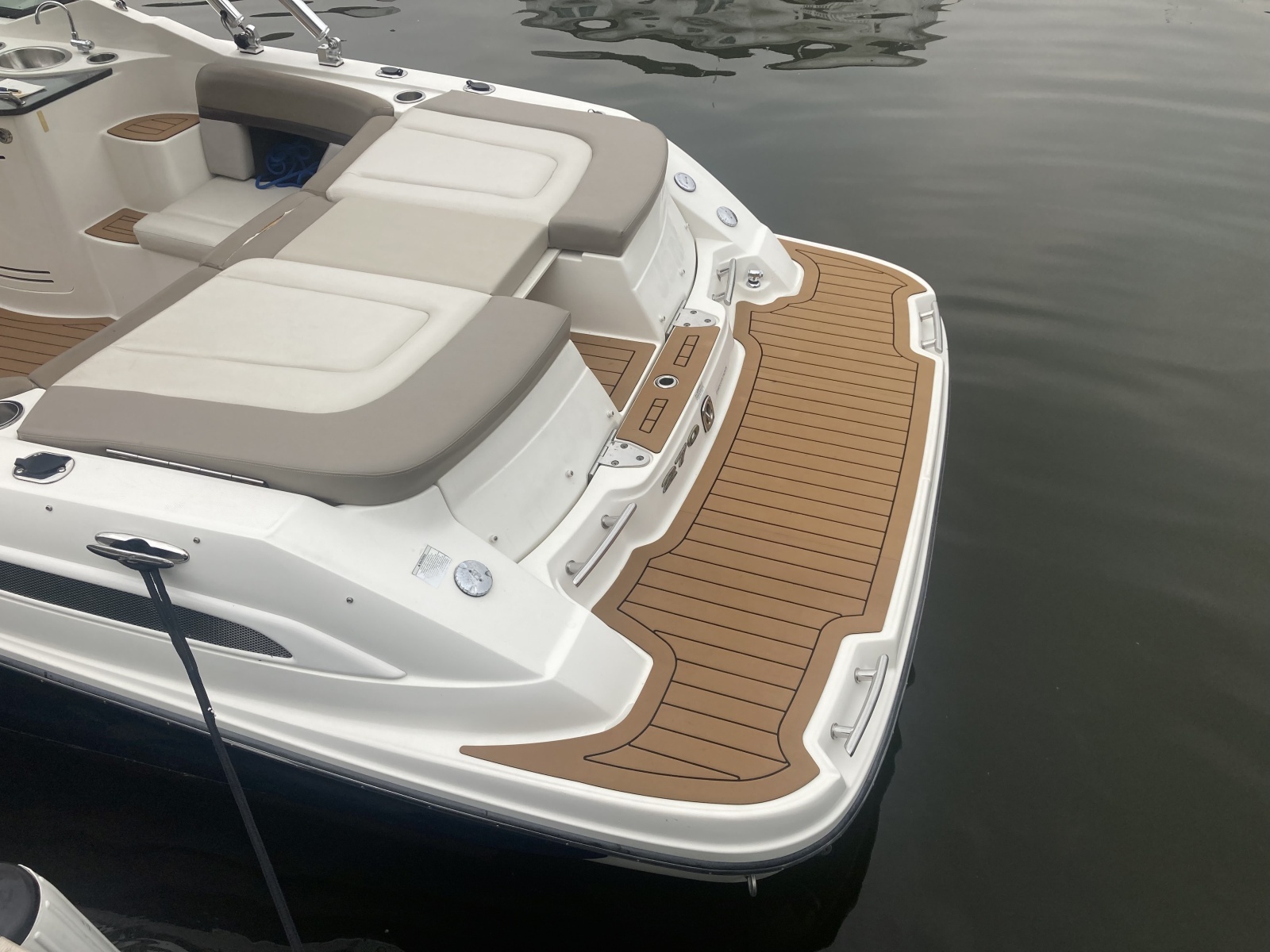2011 Sea Ray 270 SLX
