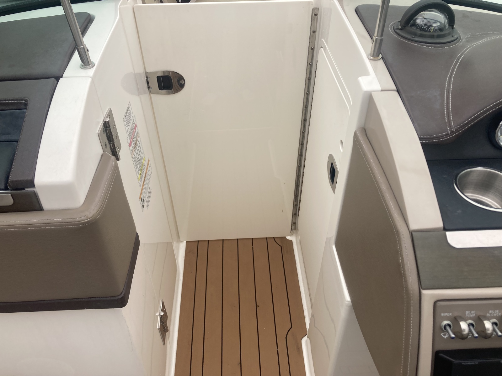 2011 Sea Ray 270 SLX