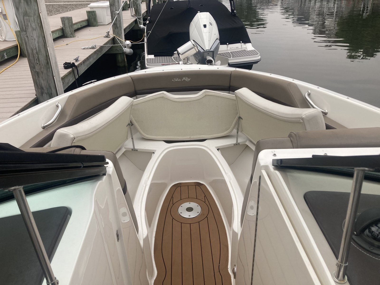 2011 Sea Ray 270 SLX