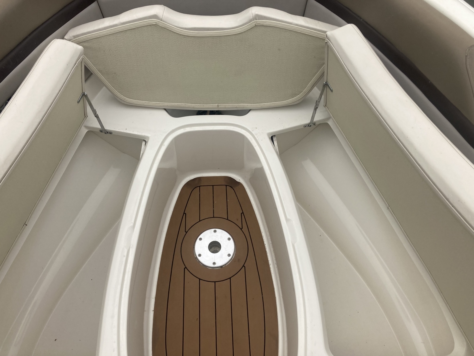 2011 Sea Ray 270 SLX