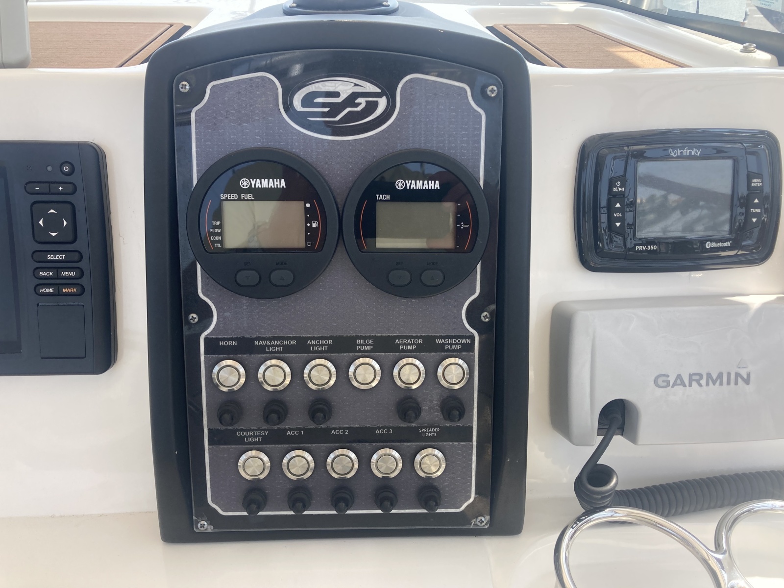 2016 Sea Fox 226 Commander