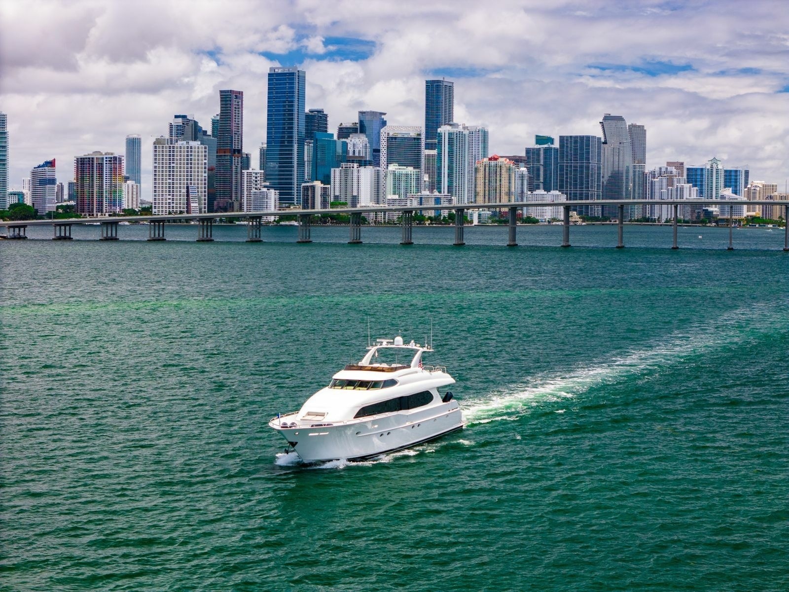 94ft Lazzara Yachts Yacht For Sale