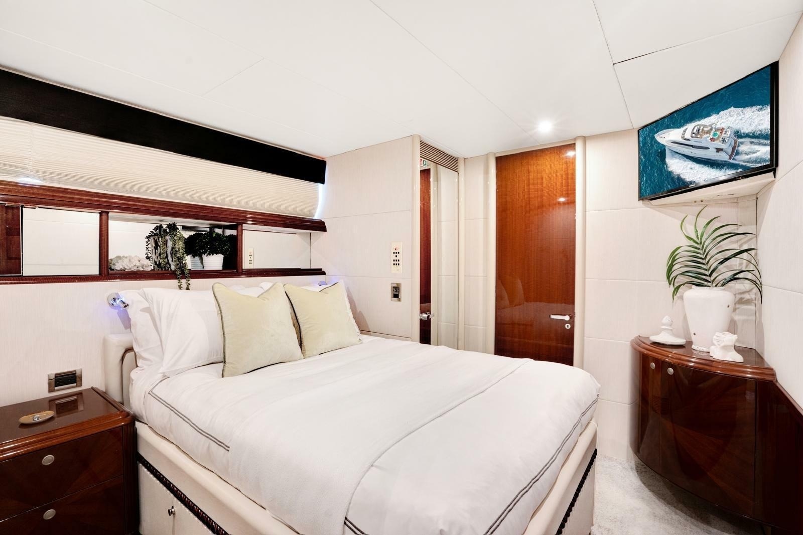 94ft Lazzara Yachts Yacht For Sale