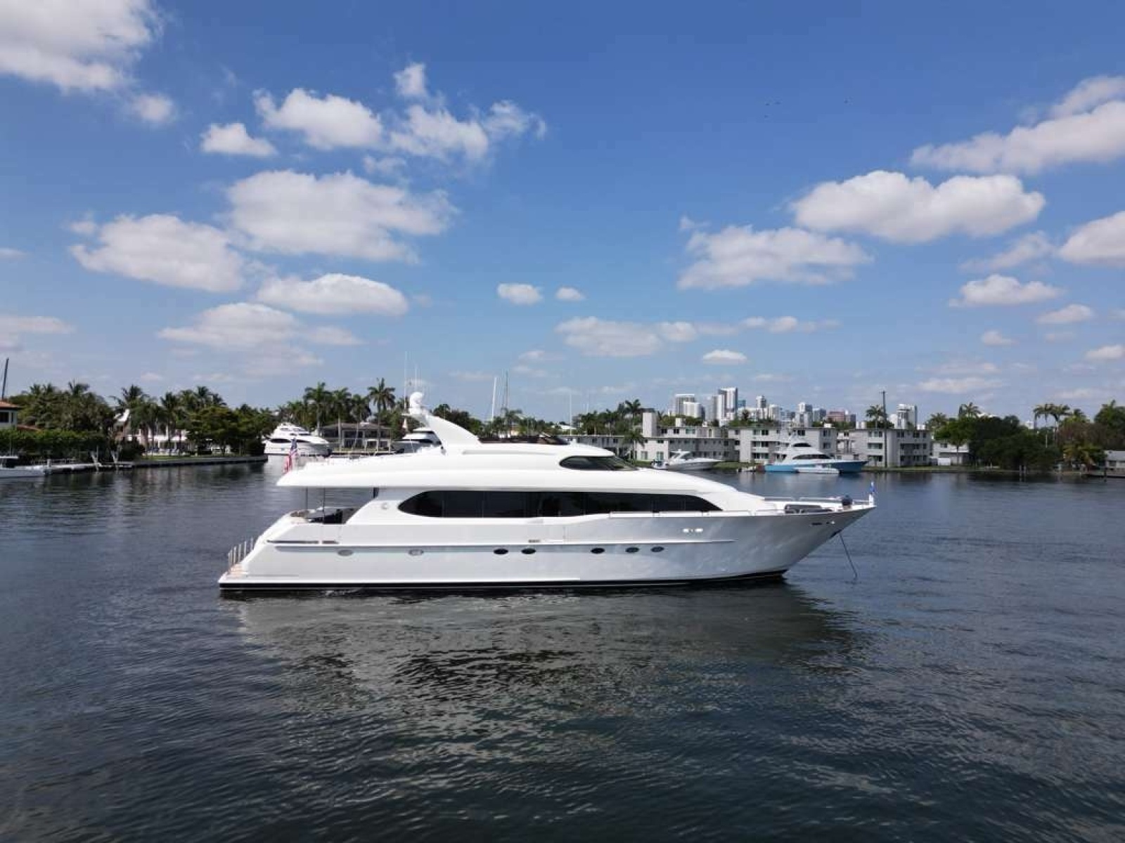 94ft Lazzara Yachts Yacht For Sale