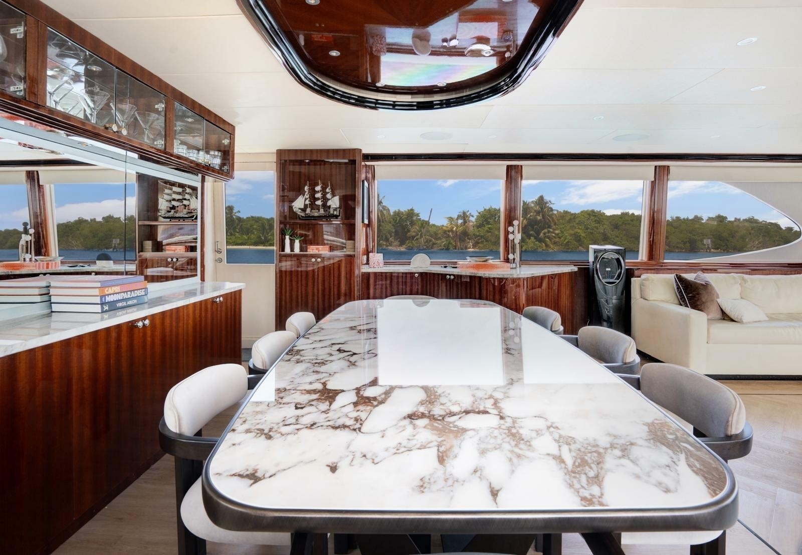 94ft Lazzara Yachts Yacht For Sale