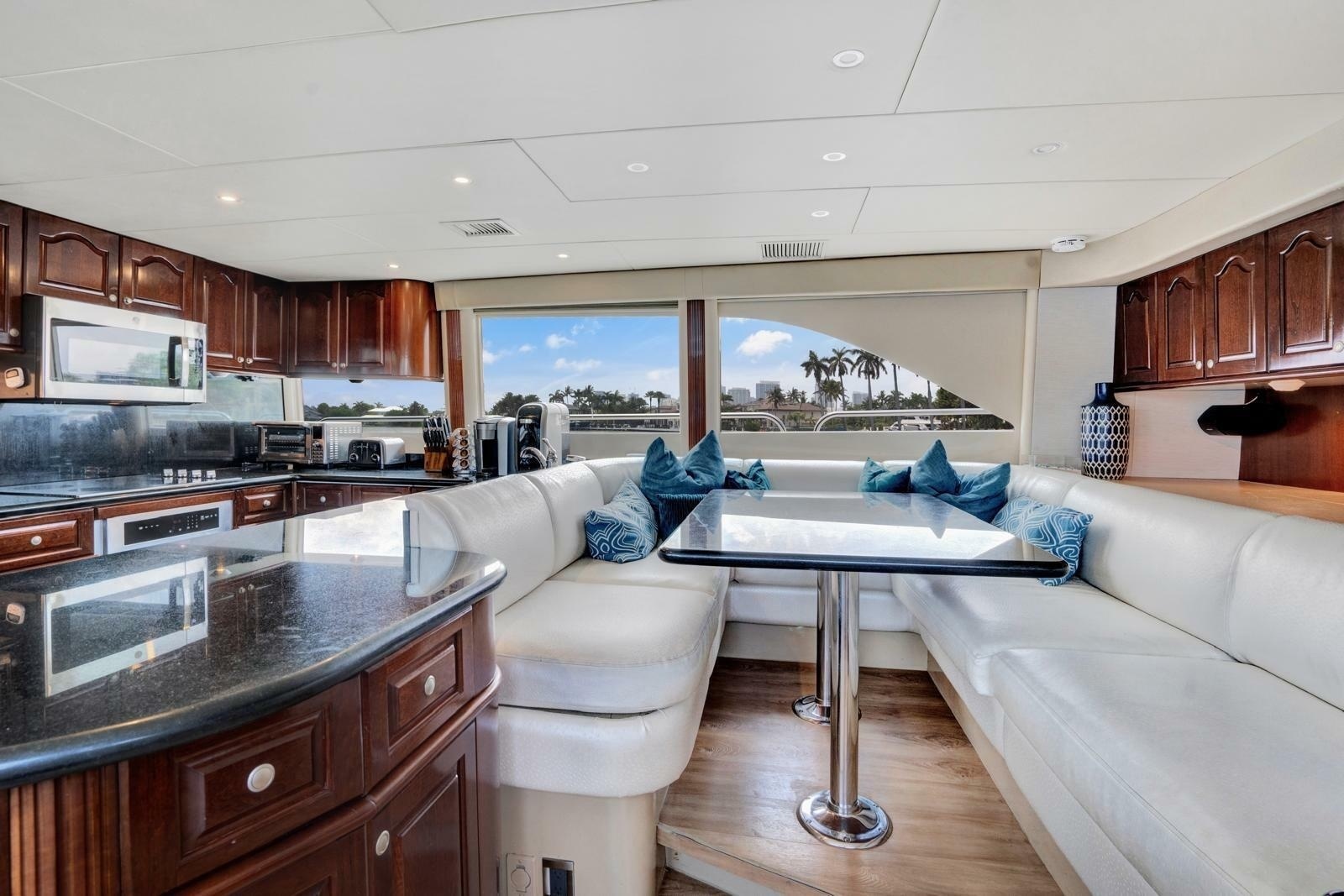 94ft Lazzara Yachts Yacht For Sale