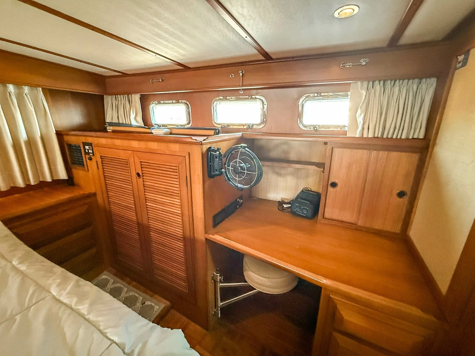 DeFever 49 Master Port