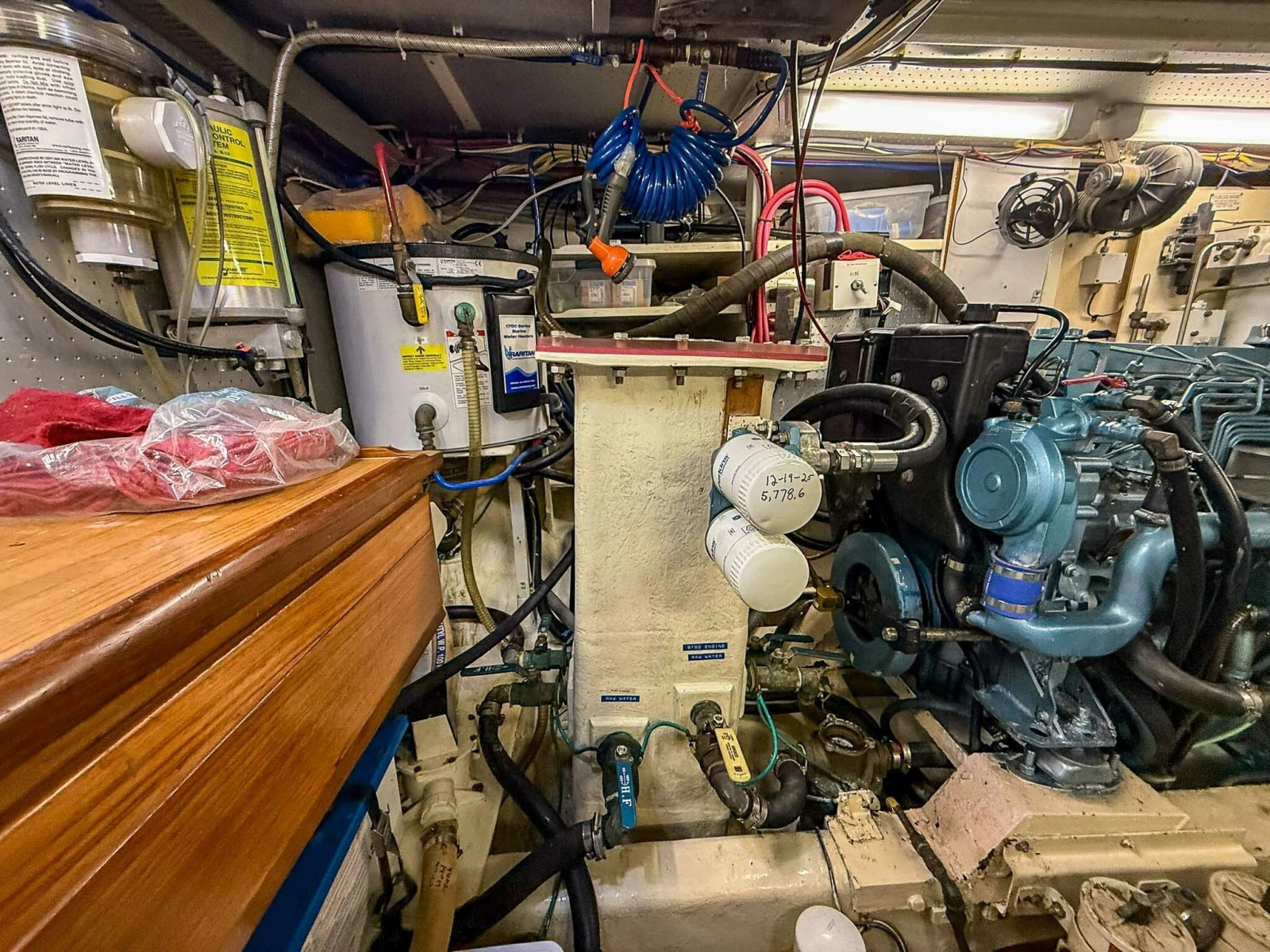 DeFever 49 Sea Chest 
