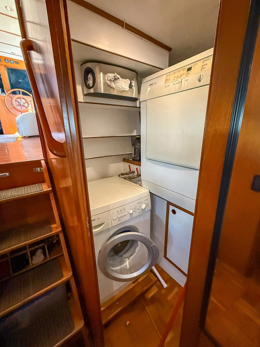 DeFever 49 Laundry off Master Stateroom 