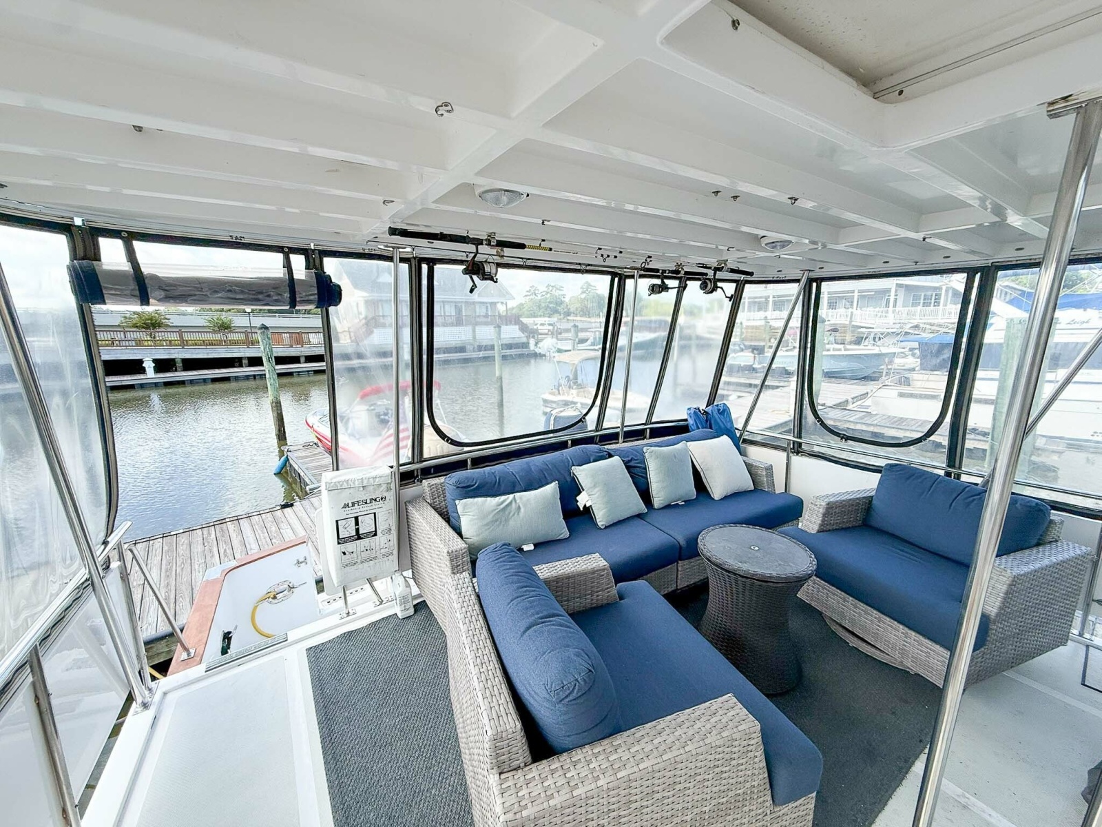 DeFever 49 Sundeck