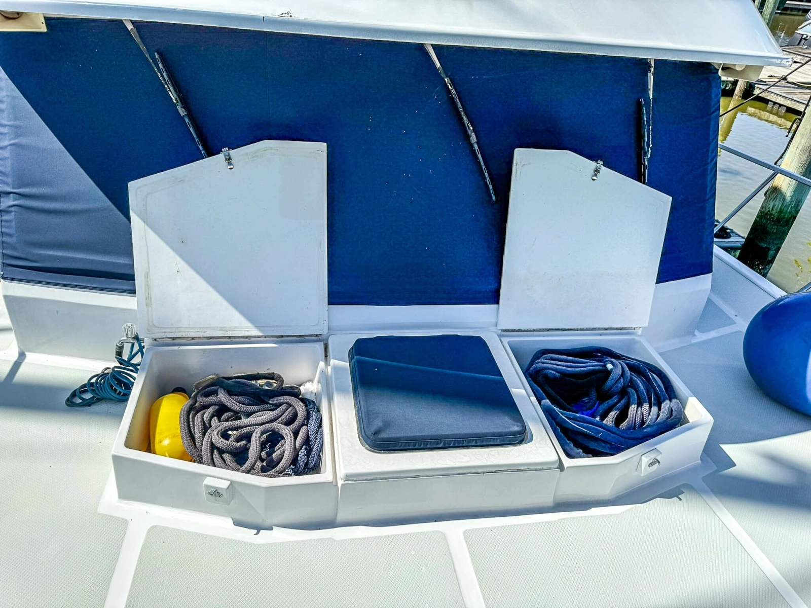 DeFever 49 bow deck storage 