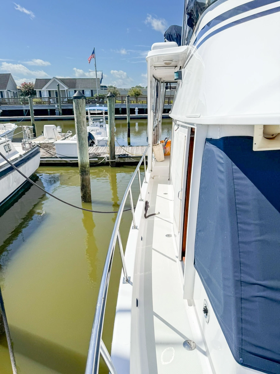 DeFever 49 side deck aft 