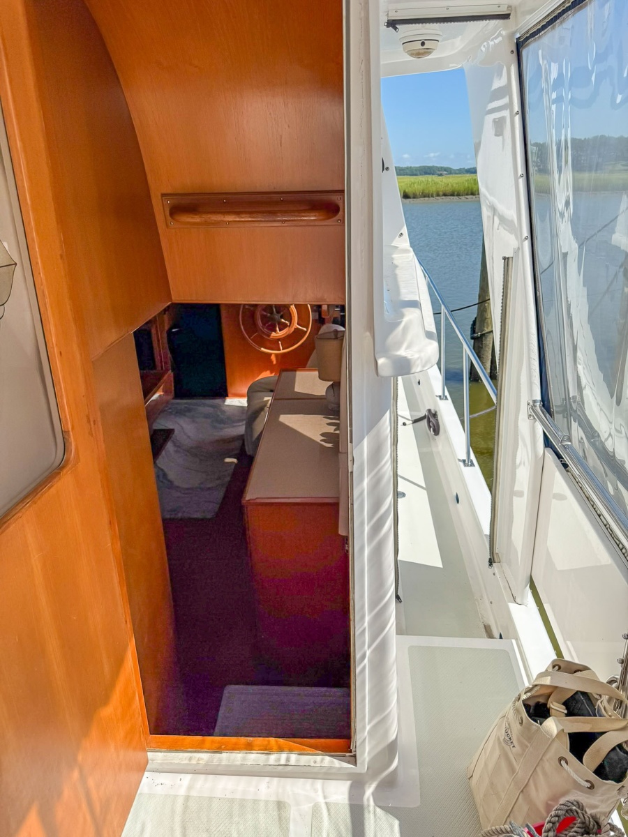 DeFever 49 Salon enter from Sundeck 