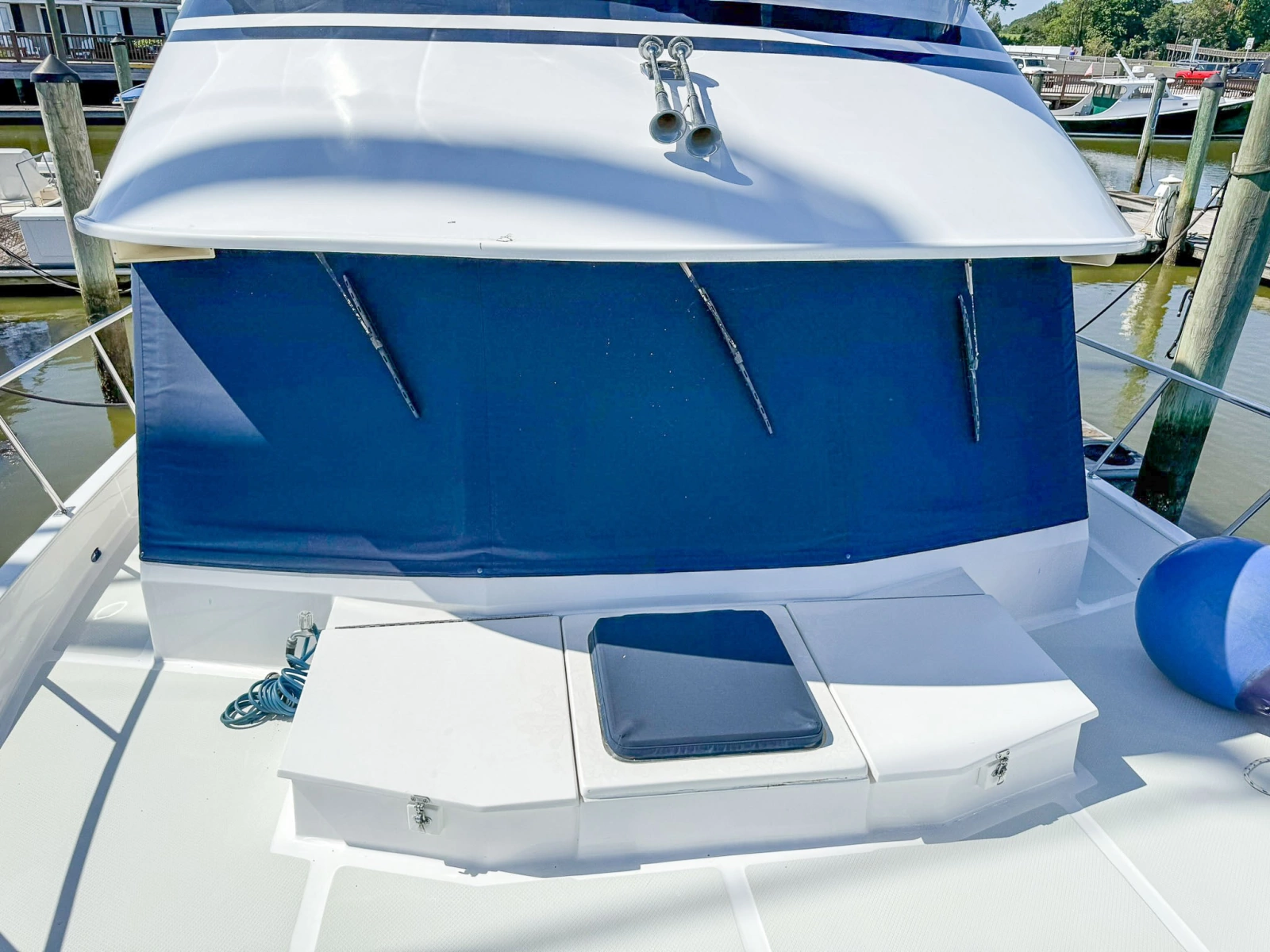 DeFever 49 window/hatch/storage 