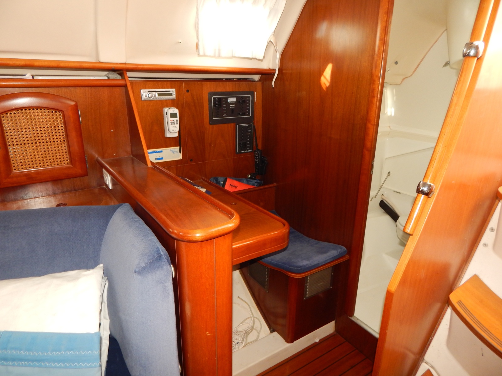 1999 Beneteau Oceanis 381