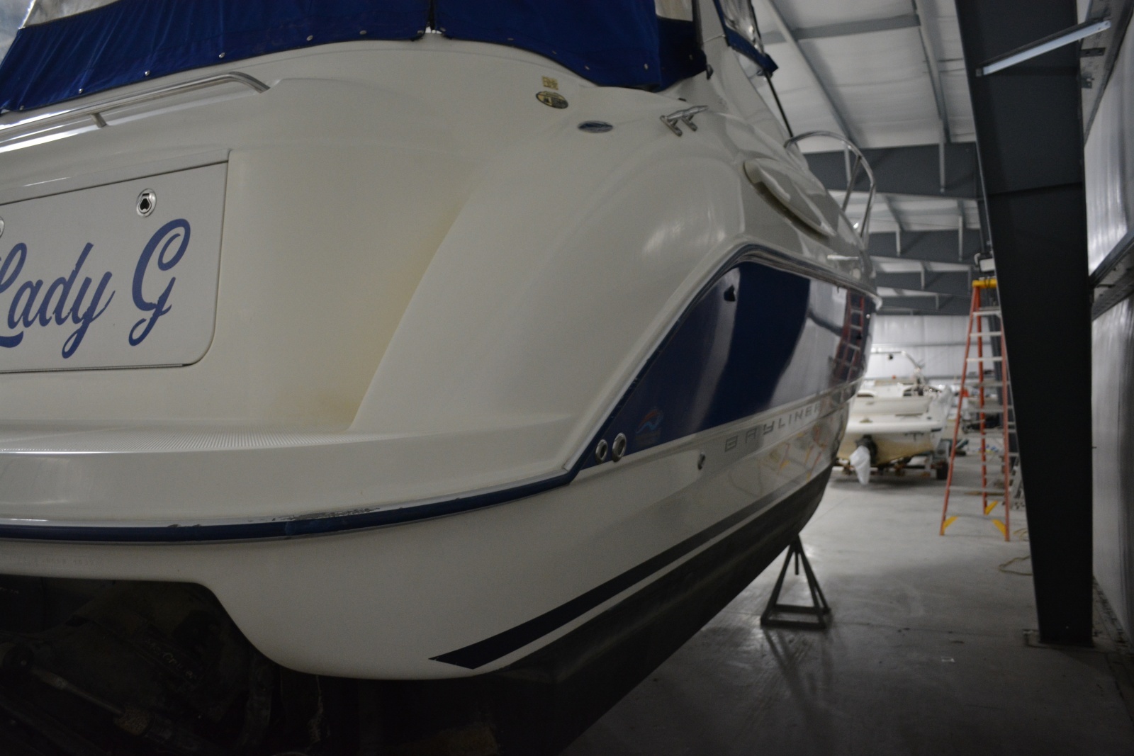 2006 Bayliner 305