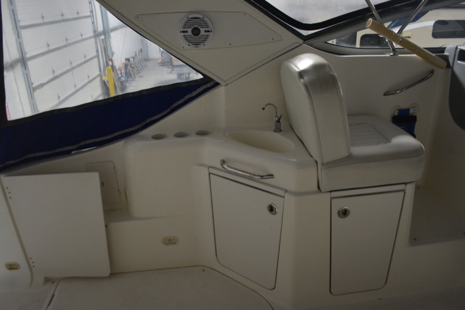 2006 Bayliner 305