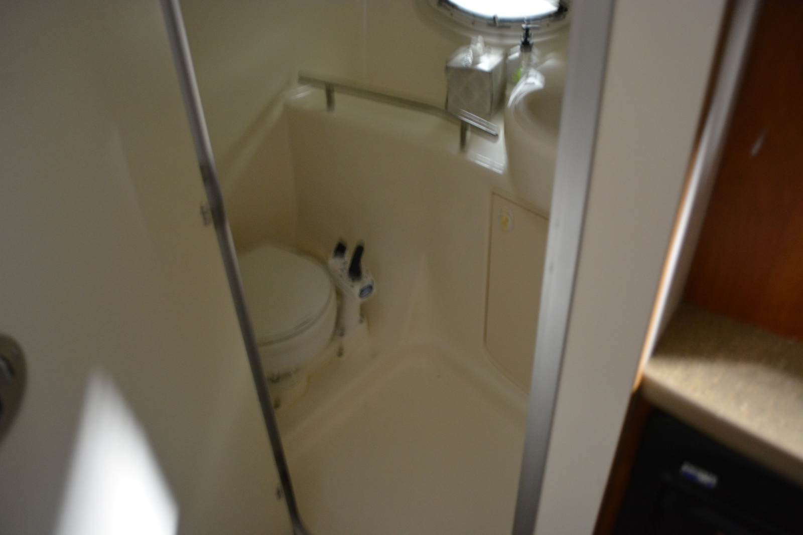2006 Bayliner 305