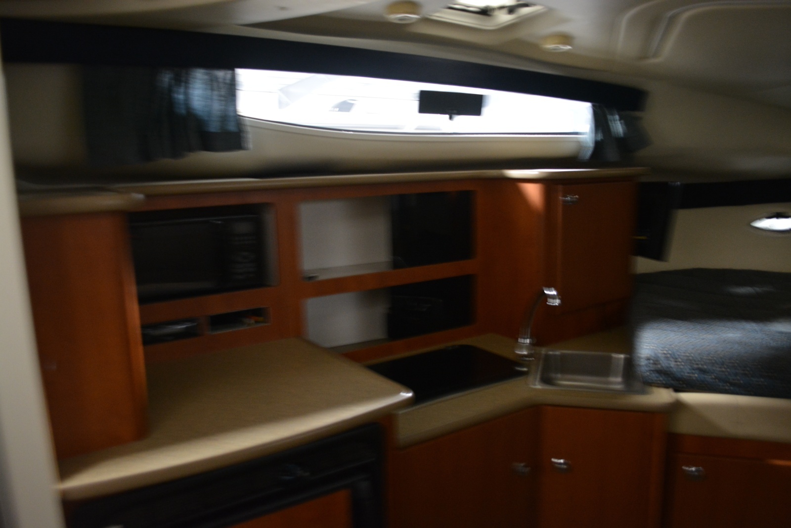 2006 Bayliner 305