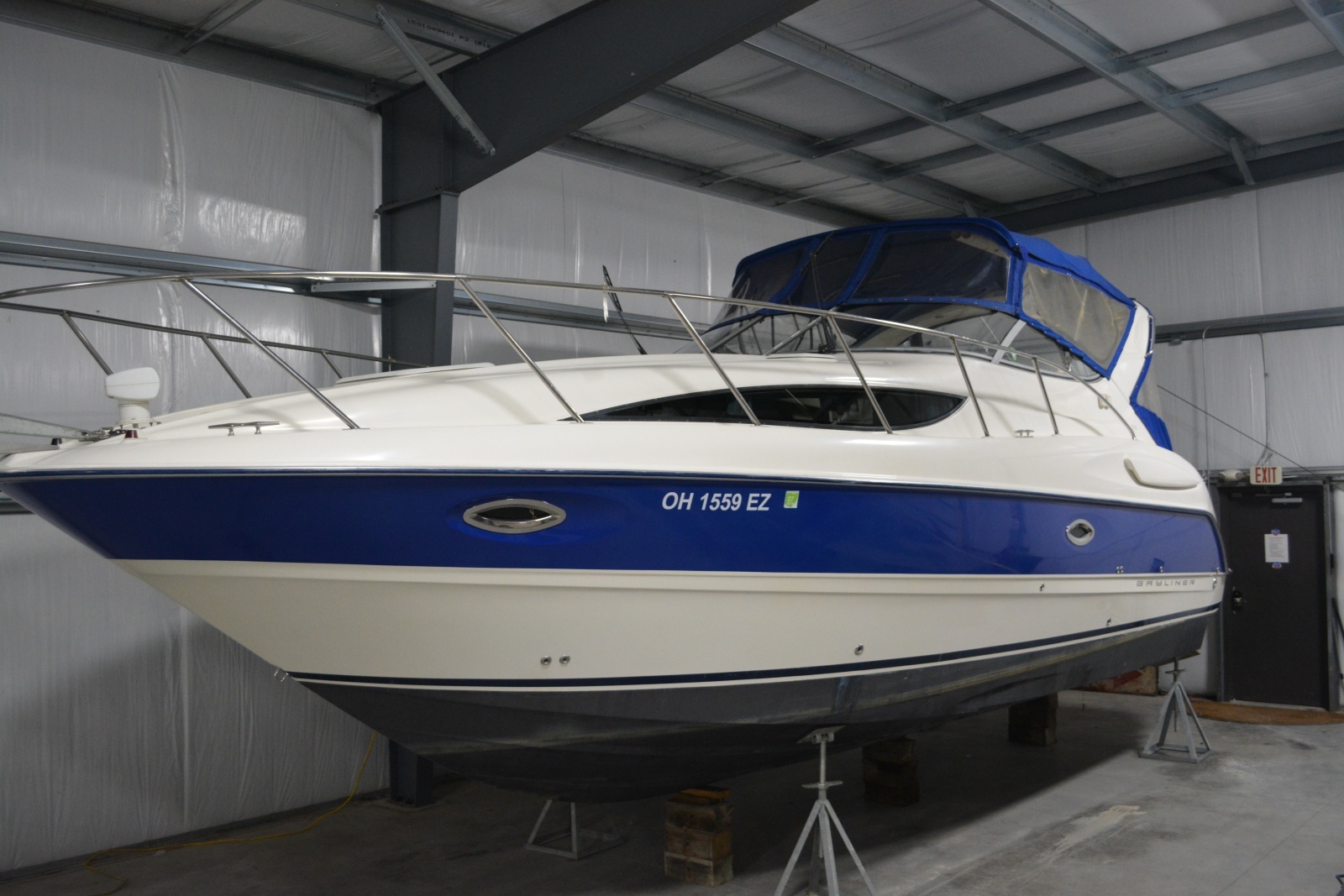 2006 Bayliner 305