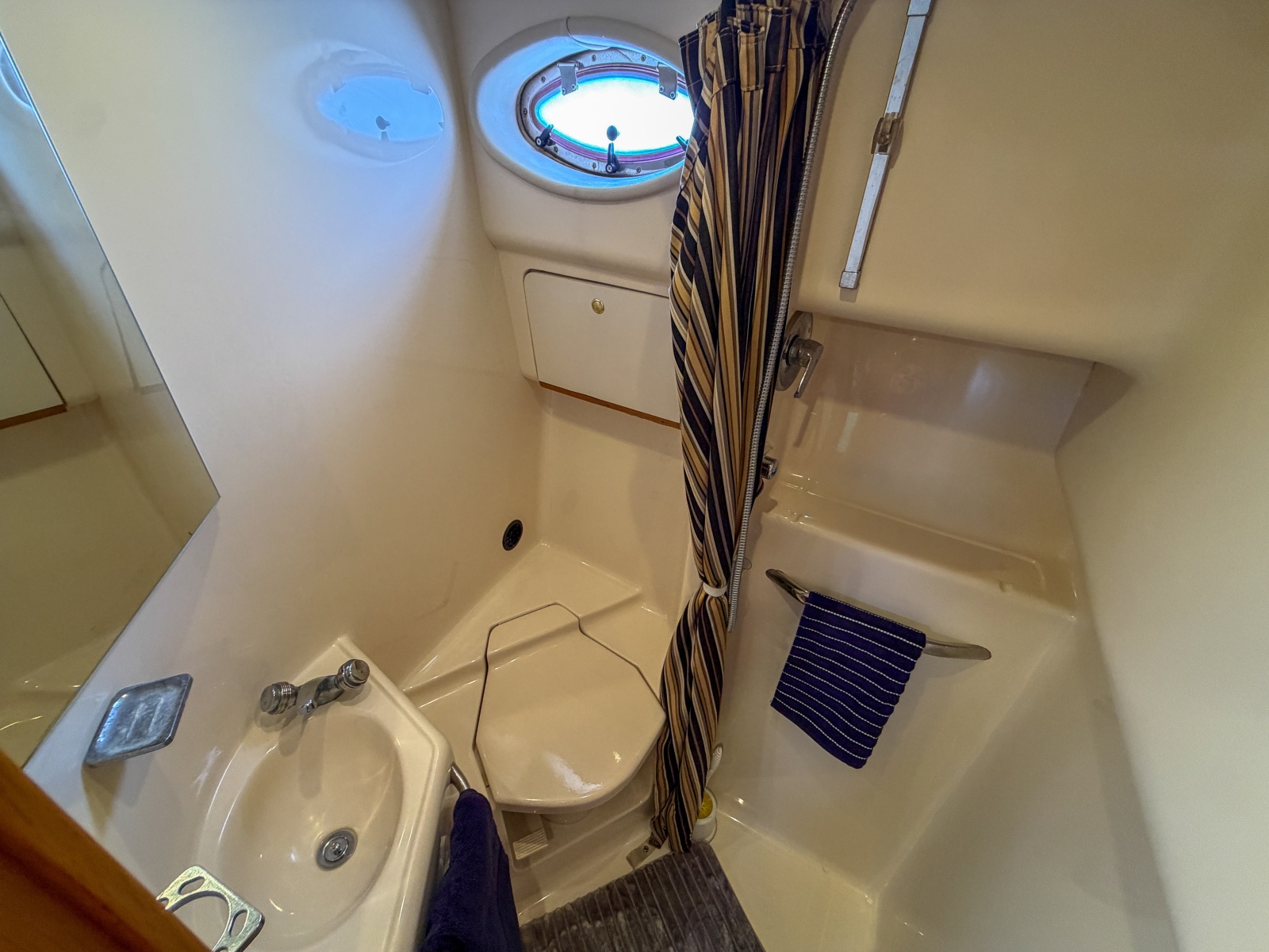 1997 Sea Ray 450 Sundancer