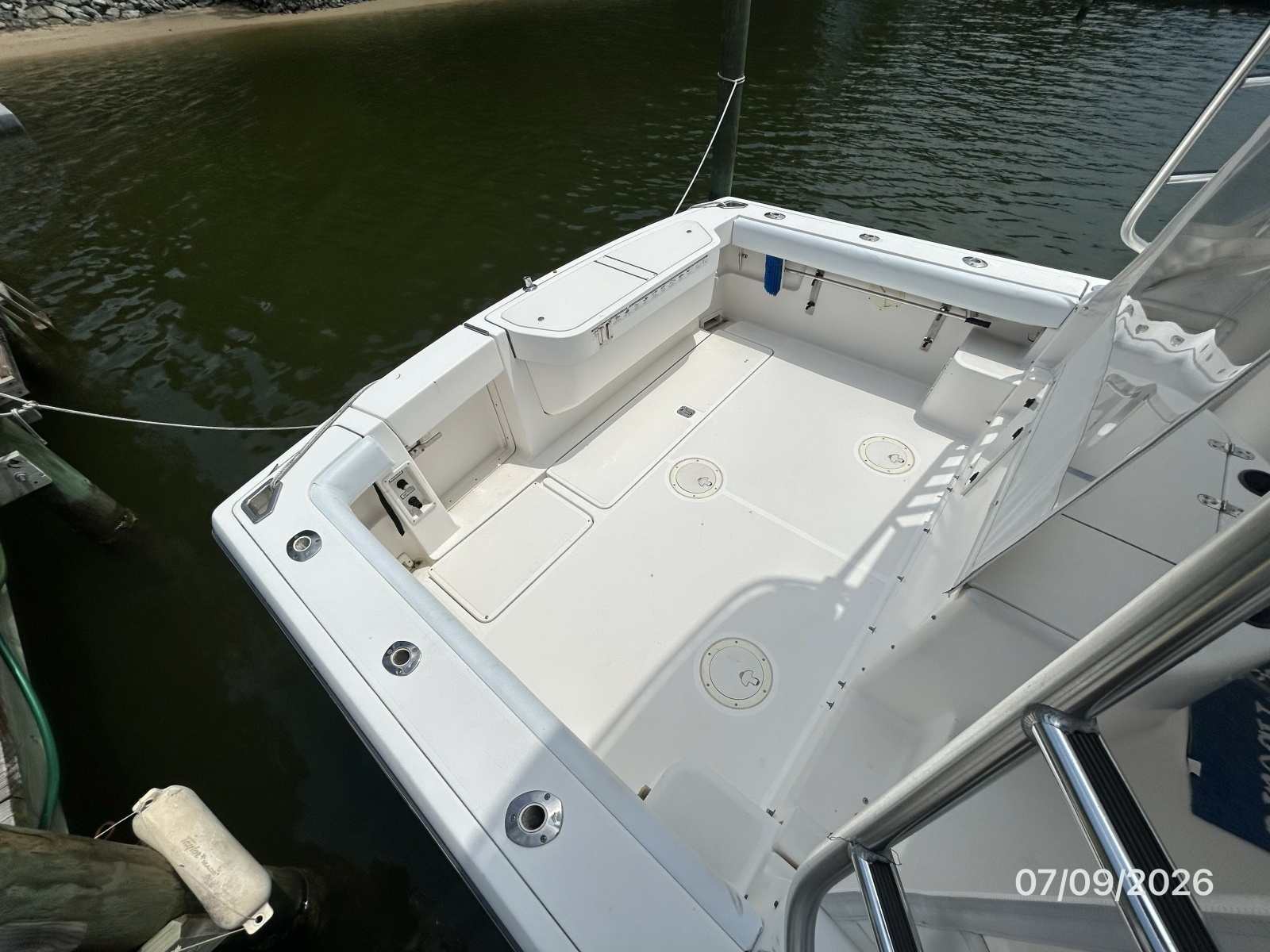 30' Pursuit cockpit1