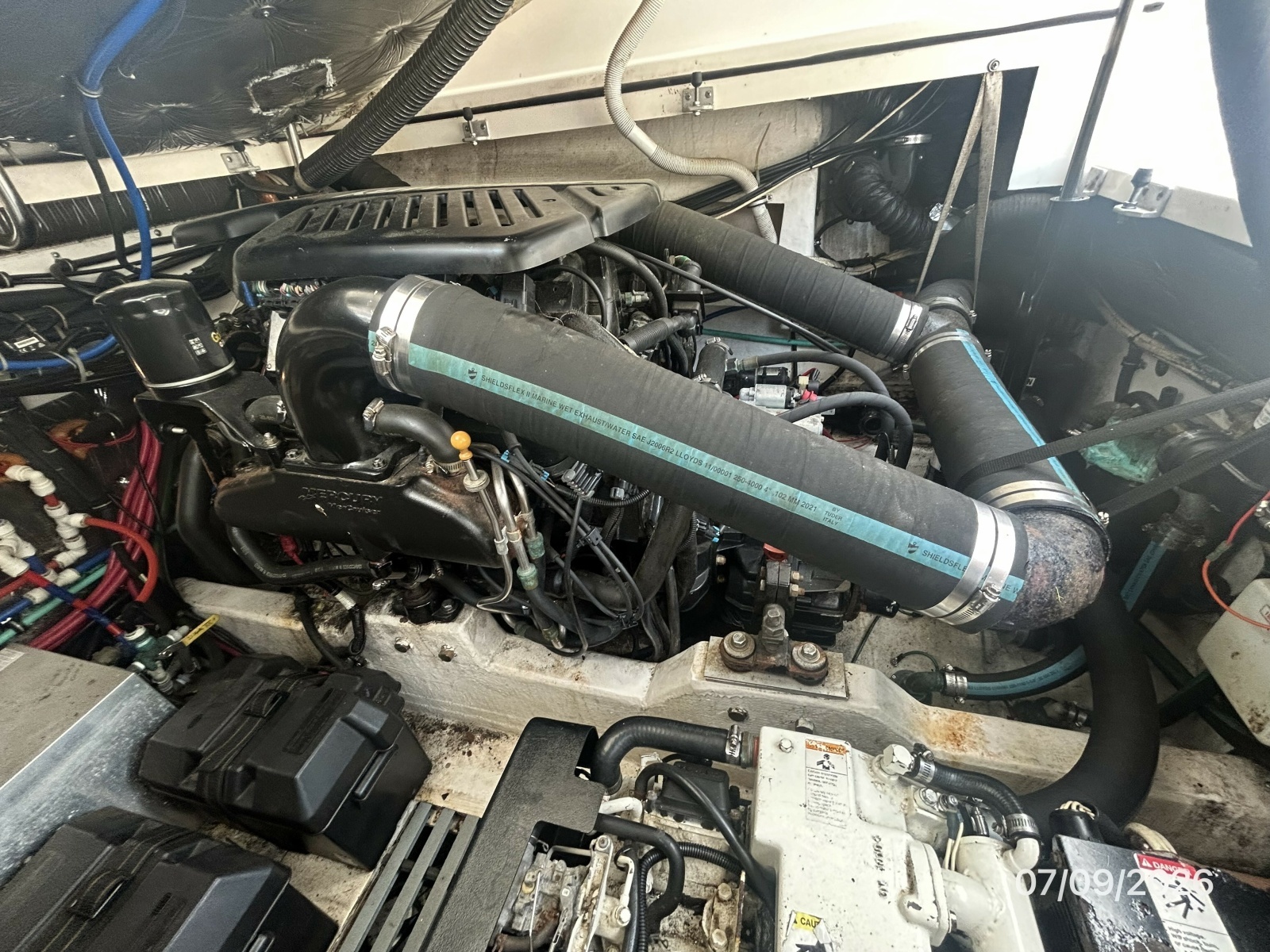 30' Pursuit starboard main engine