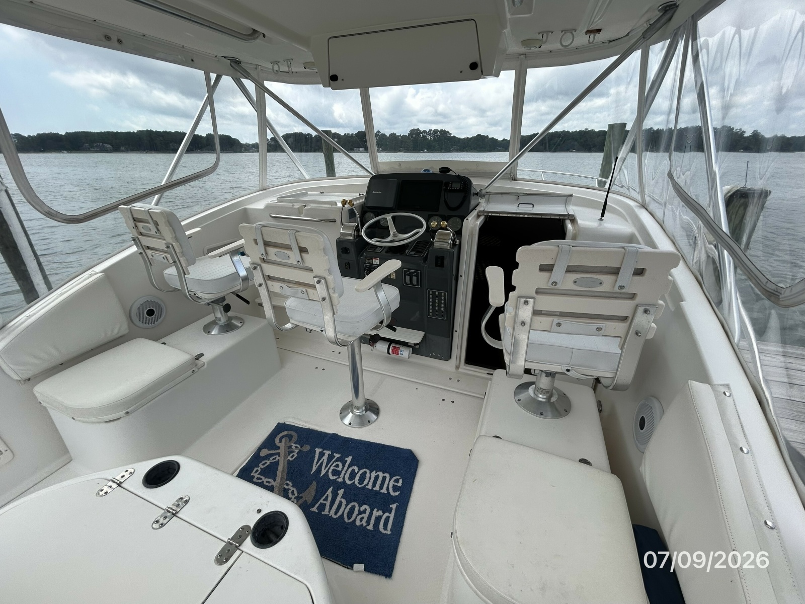 30' Pursuit upper deck forward