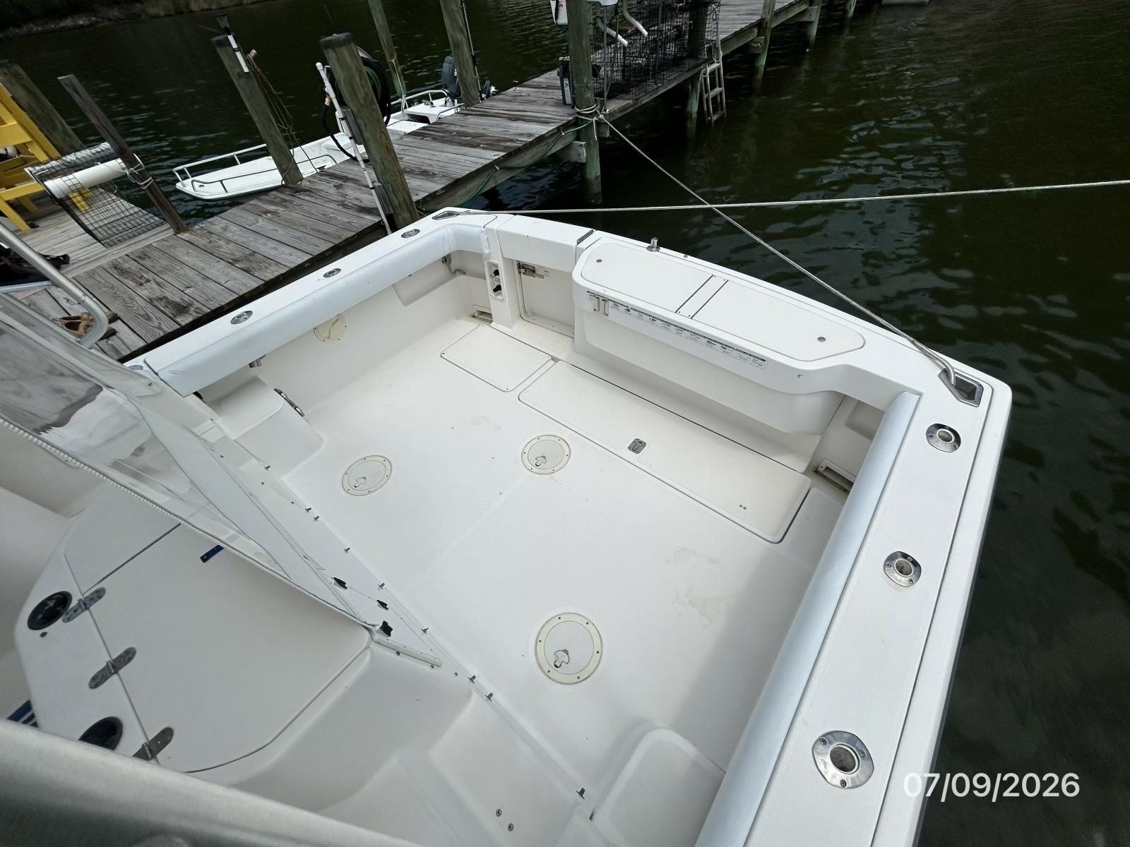 30' Pursuit cockpit2