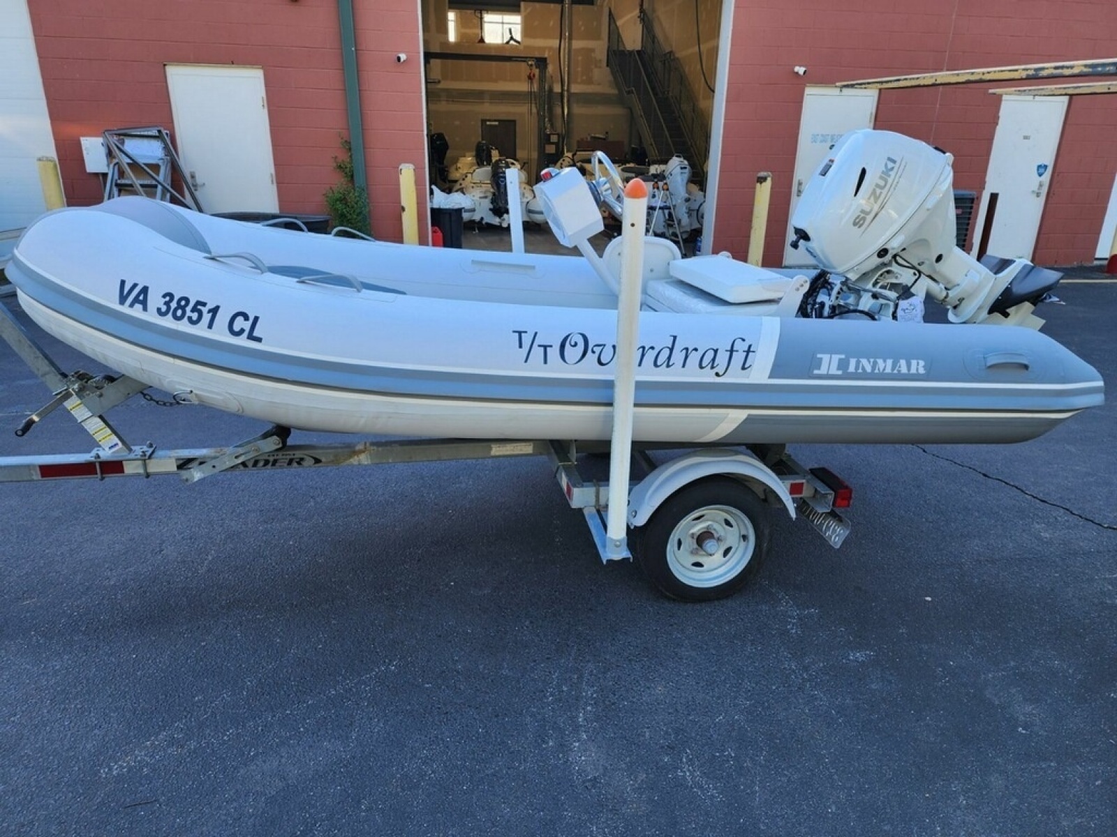 48' Hatteras tender3