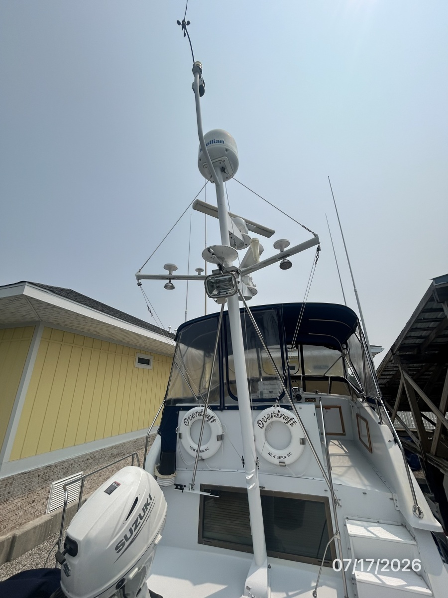 48' Hatteras mast