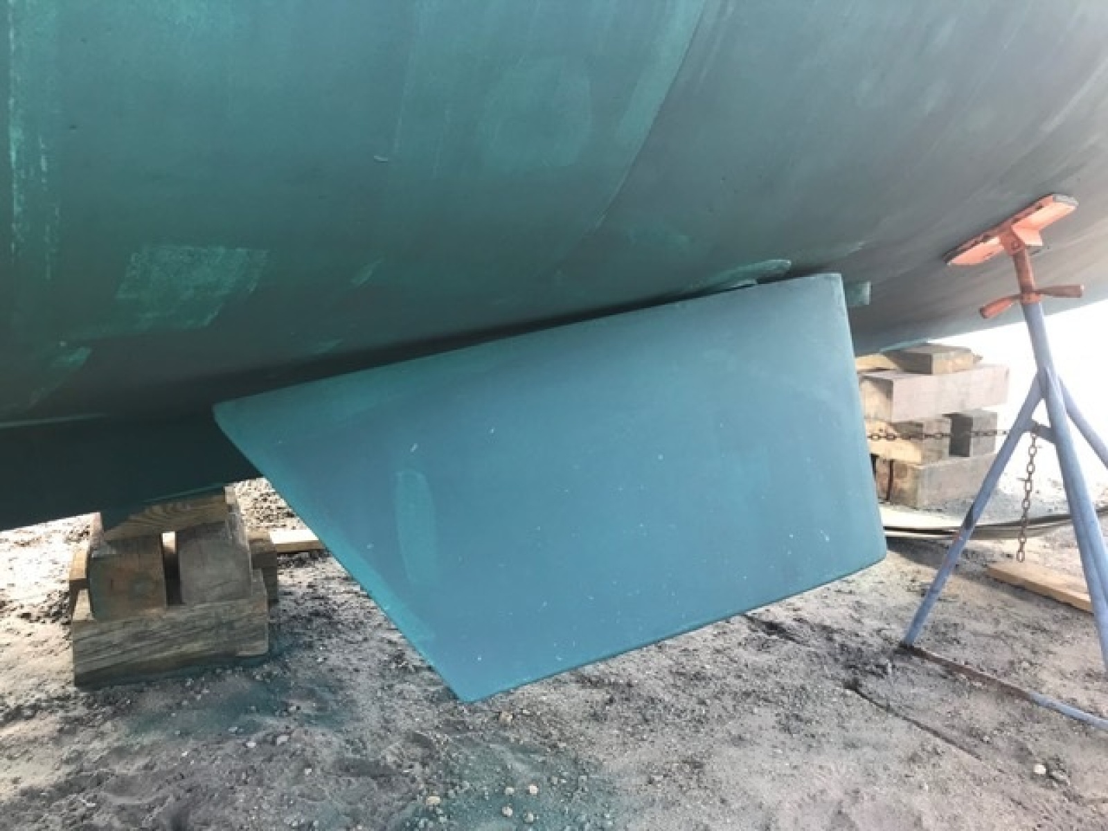 48' Hatteras stabilizer fin