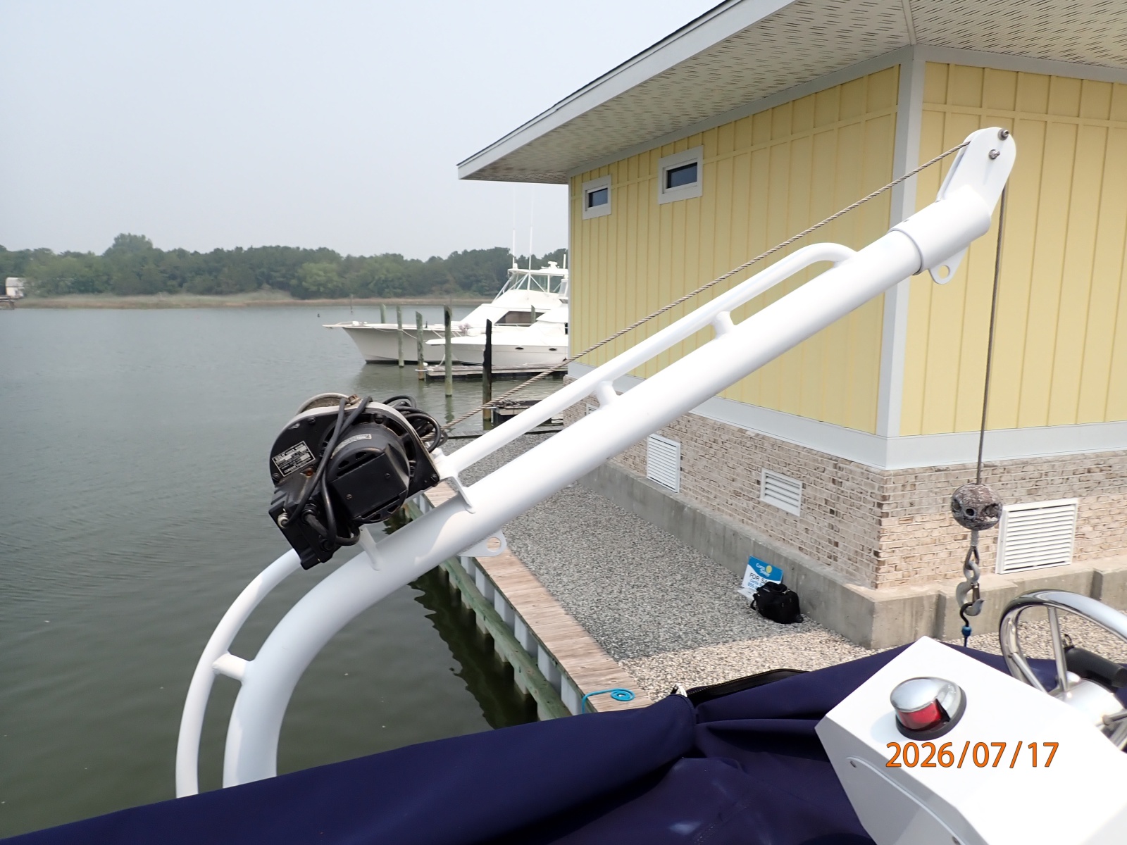 48' Hatteras tender davit