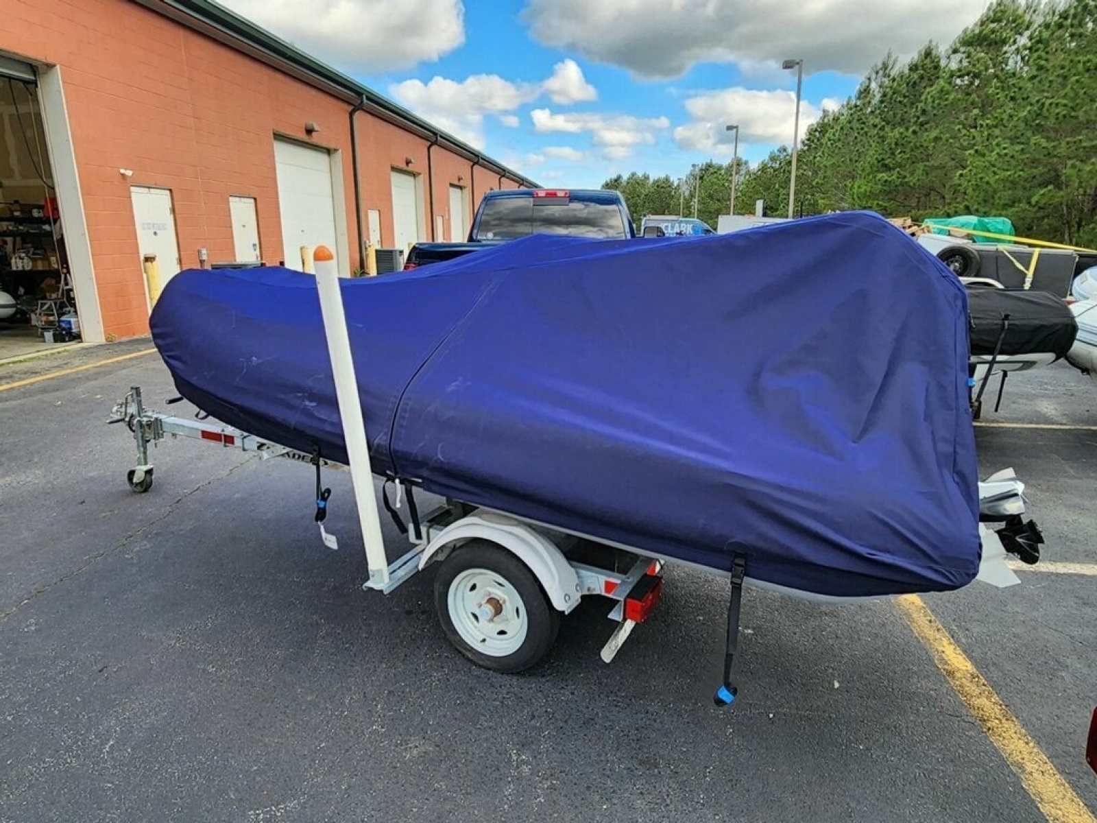48' Hatteras tender covered