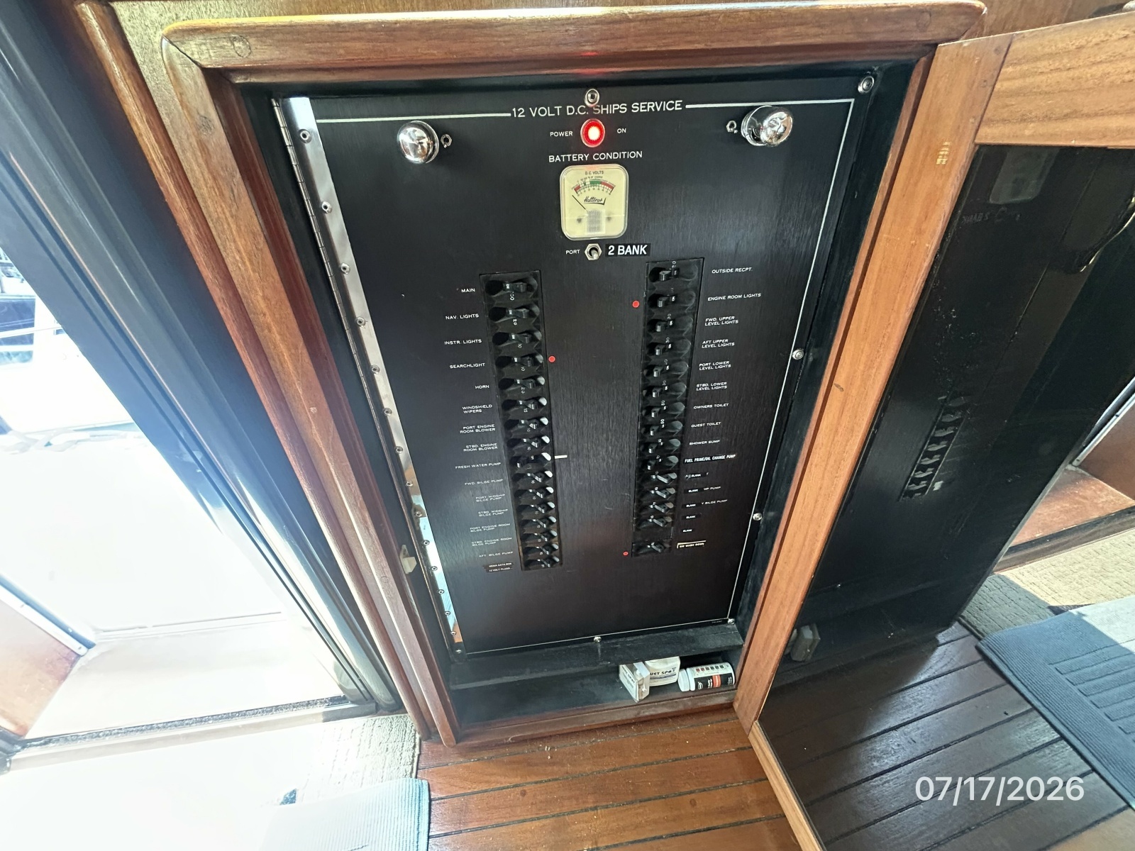48' Hatteras electrical panel2