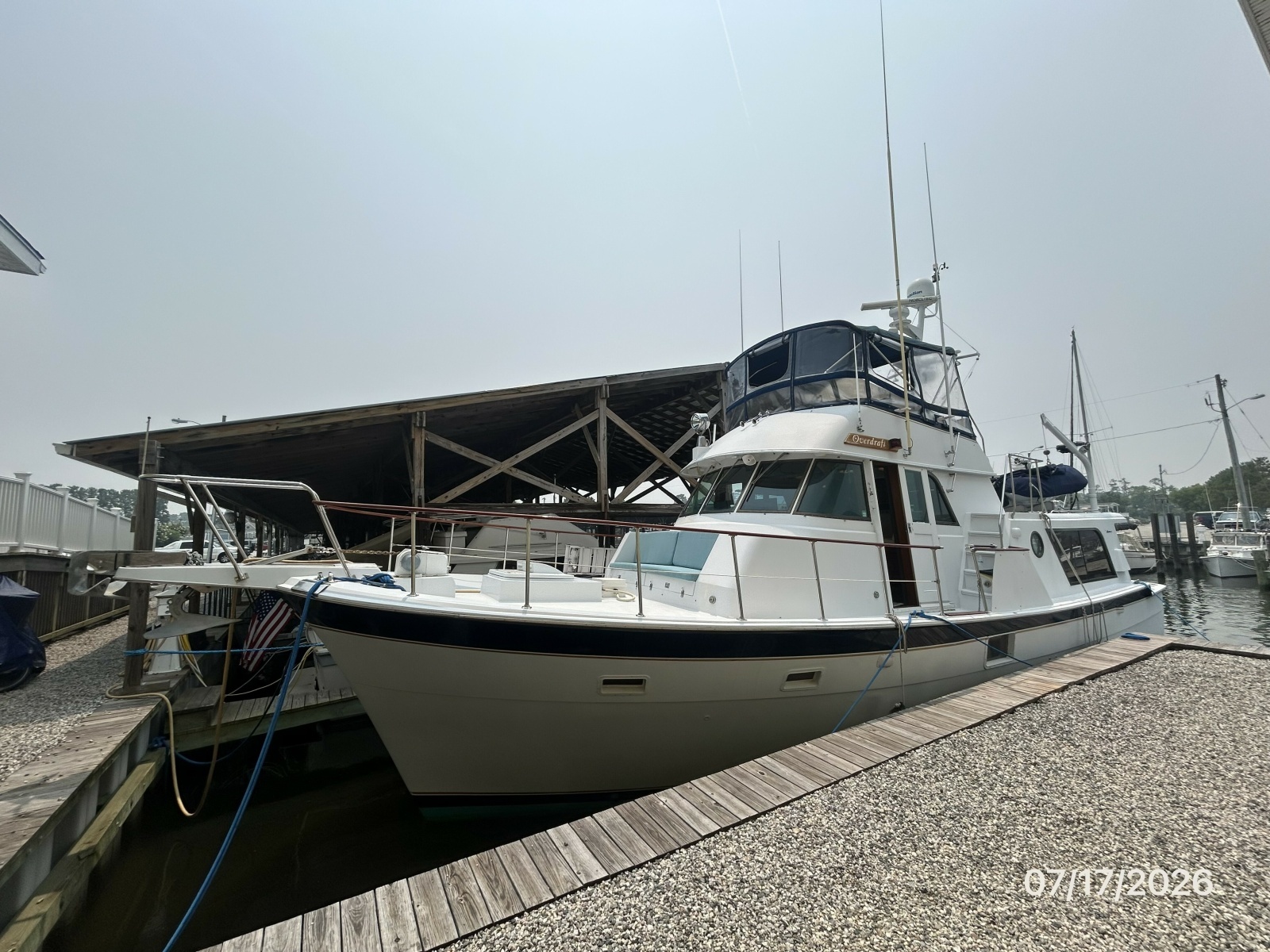 48' Hatteras port forward profile2