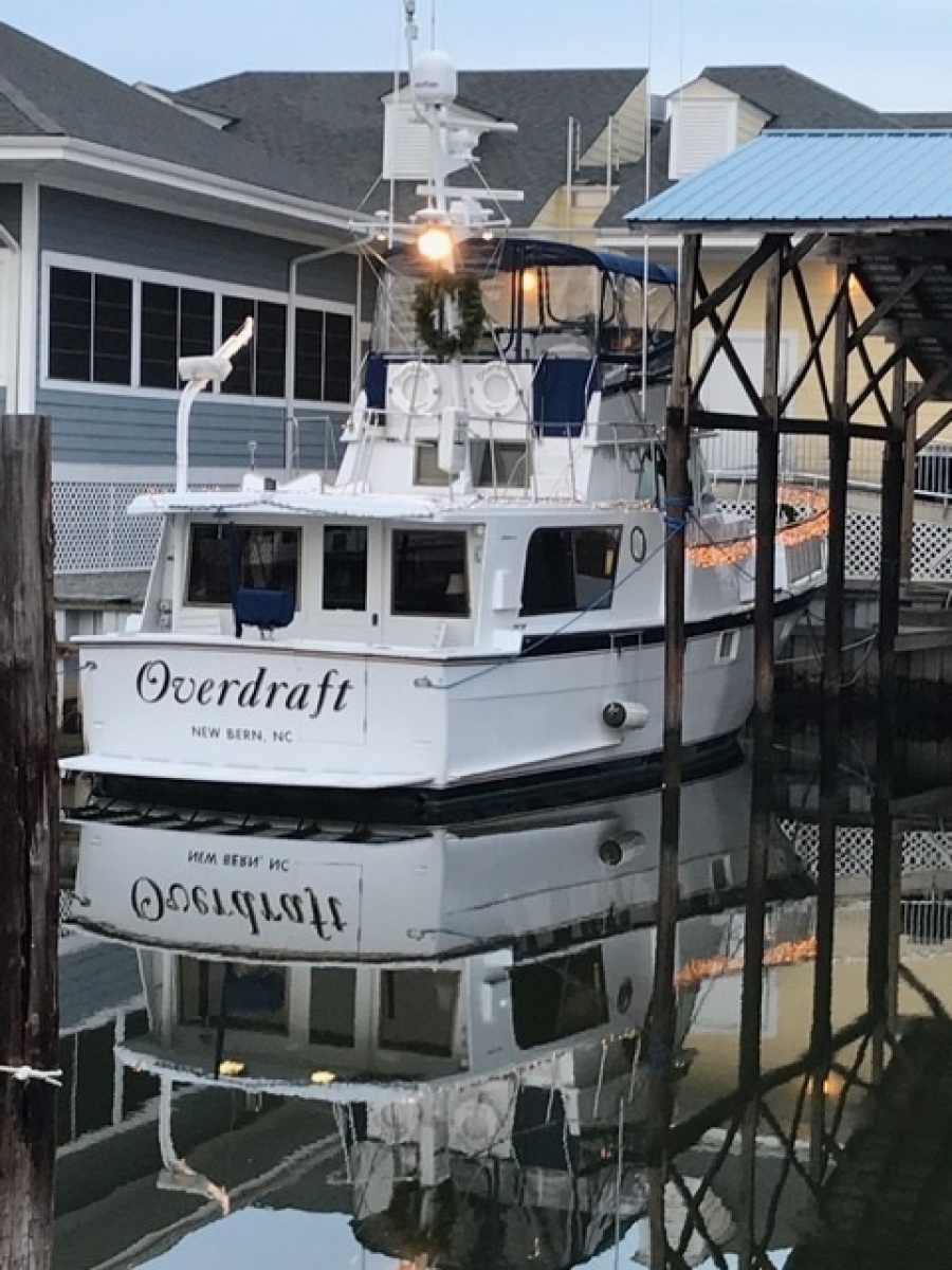 48' Hatteras starboard aft profile