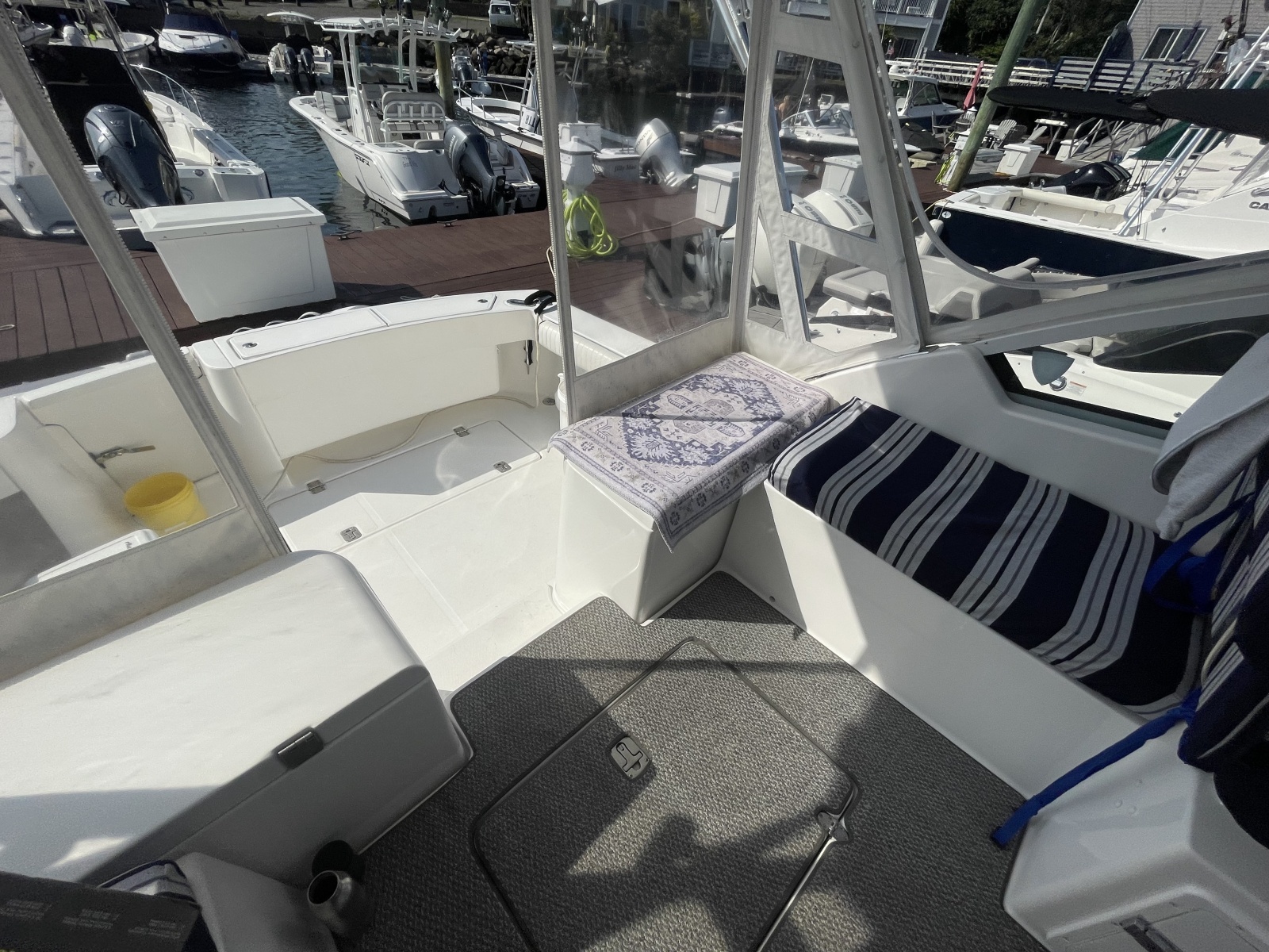 Helm Seating