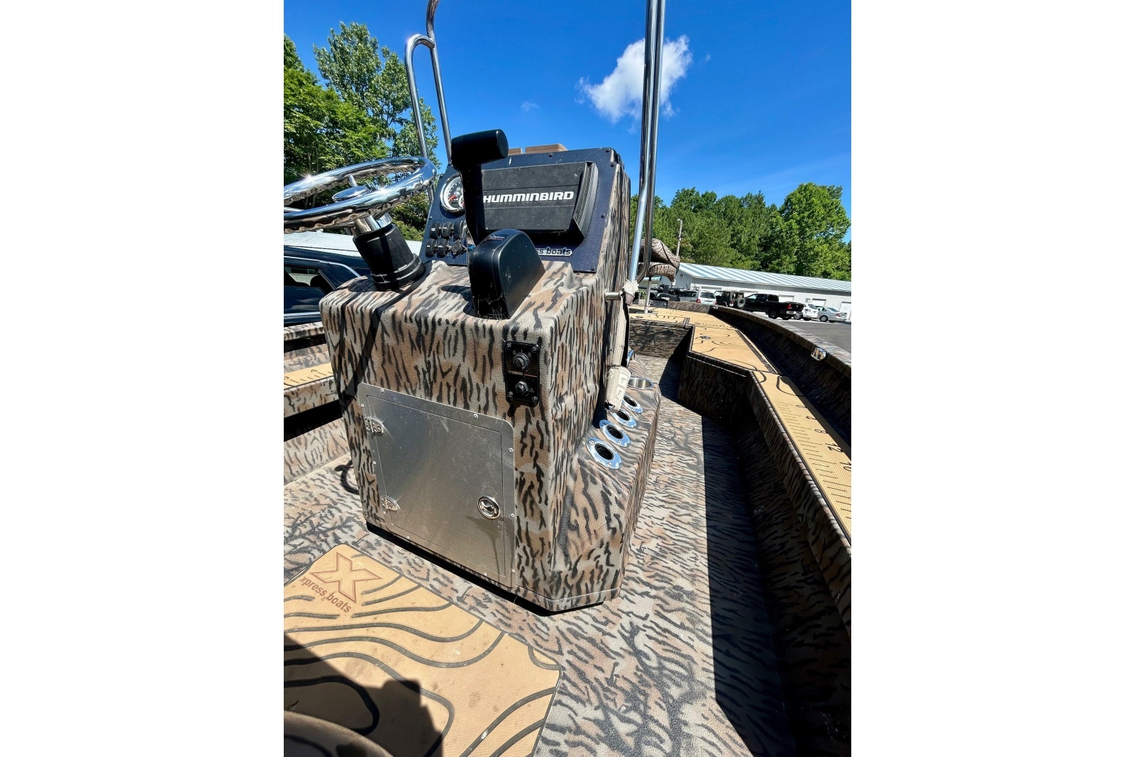 2025 Xpress H22B Bay