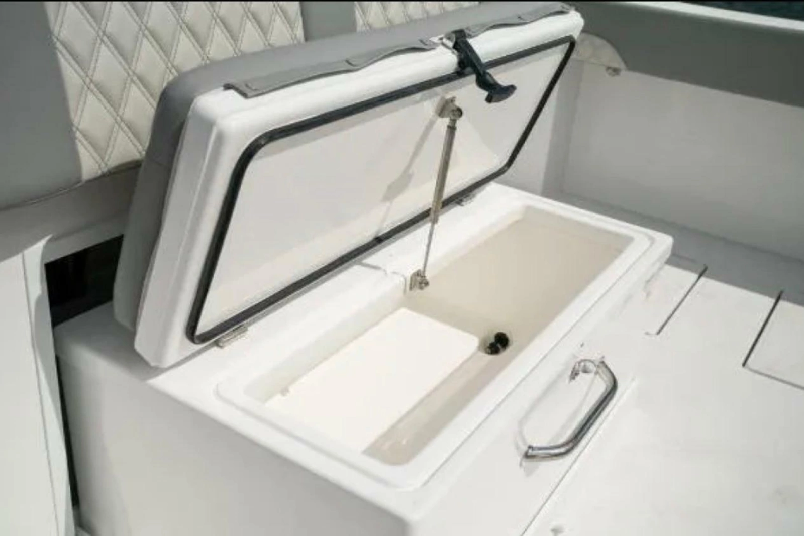 2024 Front Runner 37 Catamaran