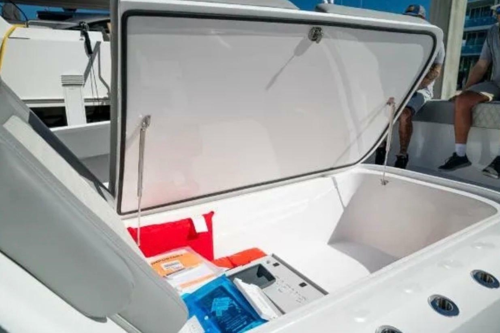 2024 Front Runner 37 Catamaran