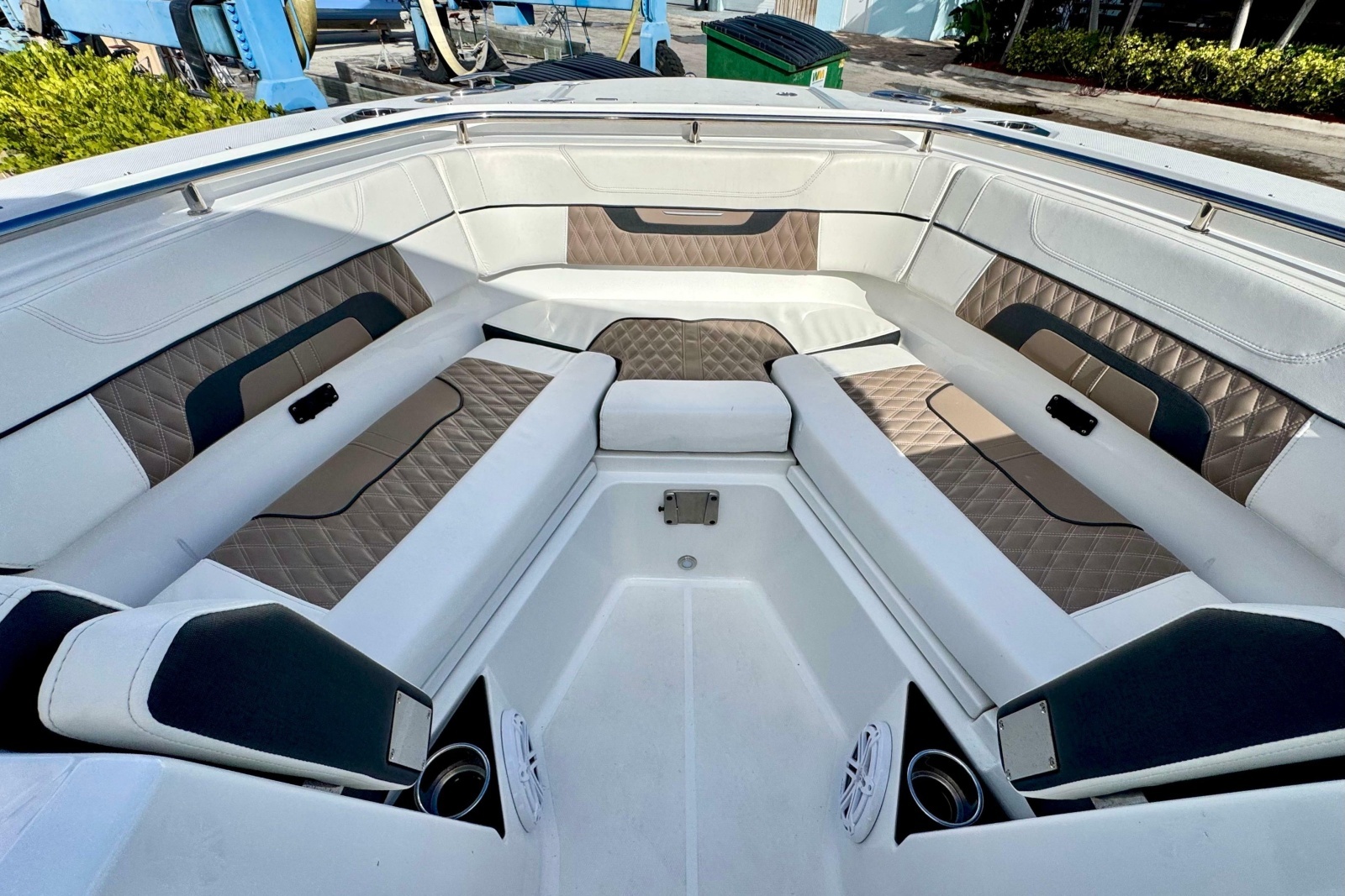 2023 Blackfin 272 DC
